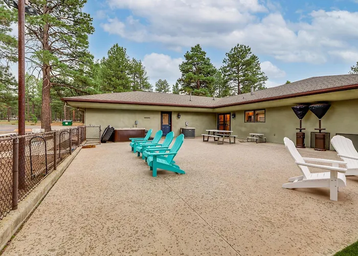 Deluxe Flagstaff Abode W/ Game & Outdoor Fun!