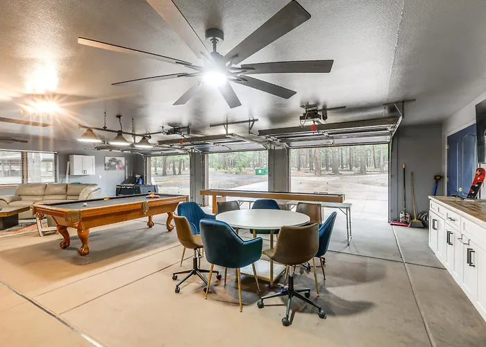 Deluxe Flagstaff Abode W/ Game & Outdoor Fun! Holiday home