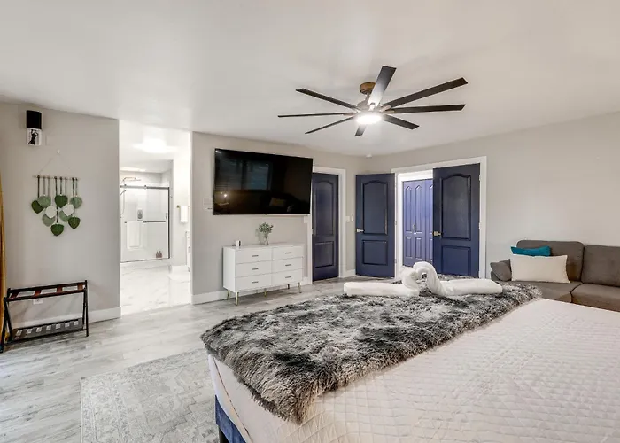 Deluxe Flagstaff Abode W/ Game & Outdoor Fun! Holiday home *