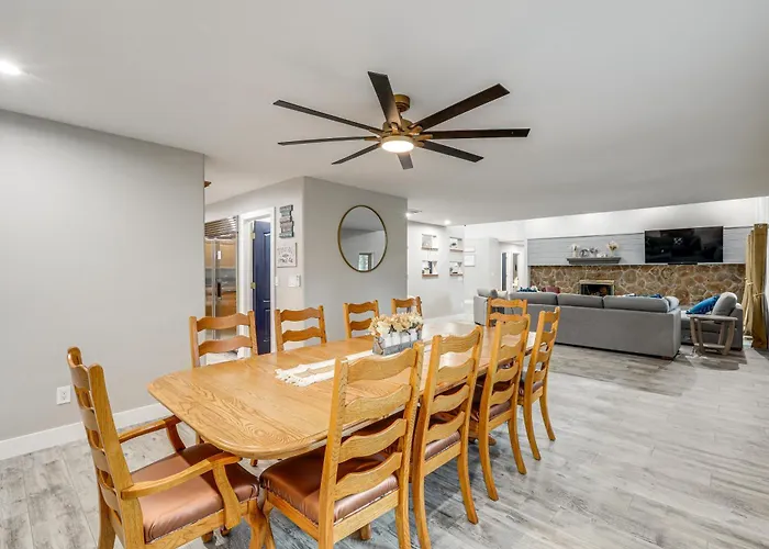 Deluxe Flagstaff Abode W/ Game & Outdoor Fun! Holiday home *