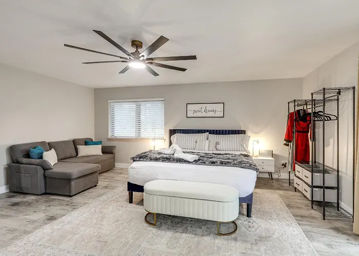 Deluxe Flagstaff Abode W/ Game & Outdoor Fun! Holiday home