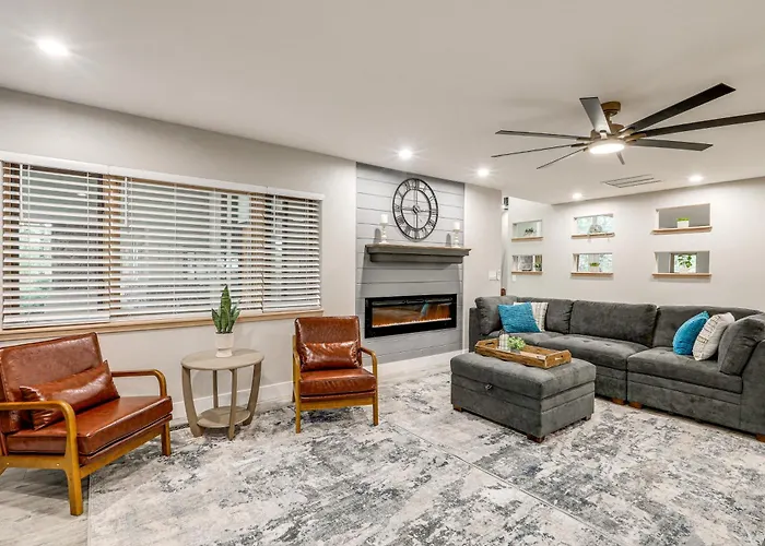 Deluxe Flagstaff Abode W/ Game & Outdoor Fun! * Elden Pueblo